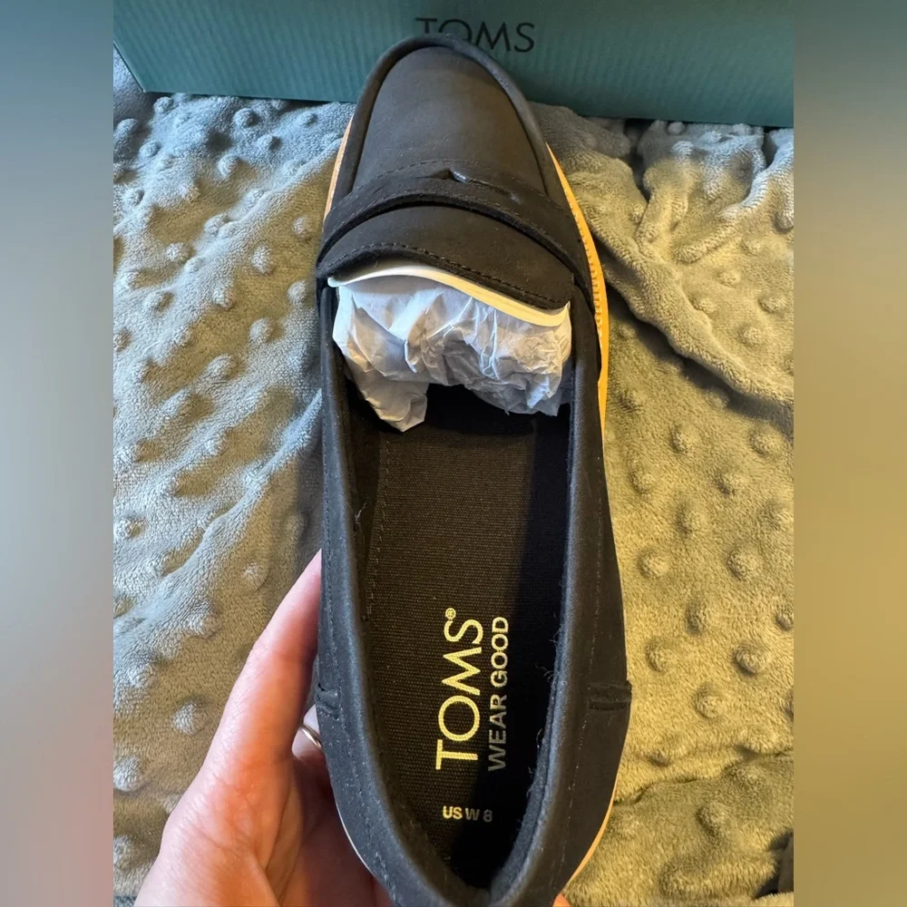 NIB Toms Cara Black Loafers - Picture 5 of 9